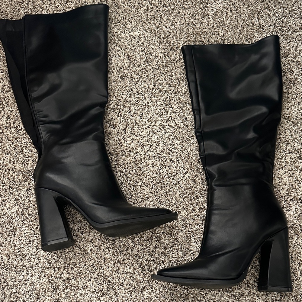 Elegant Black Knee-High Boots
